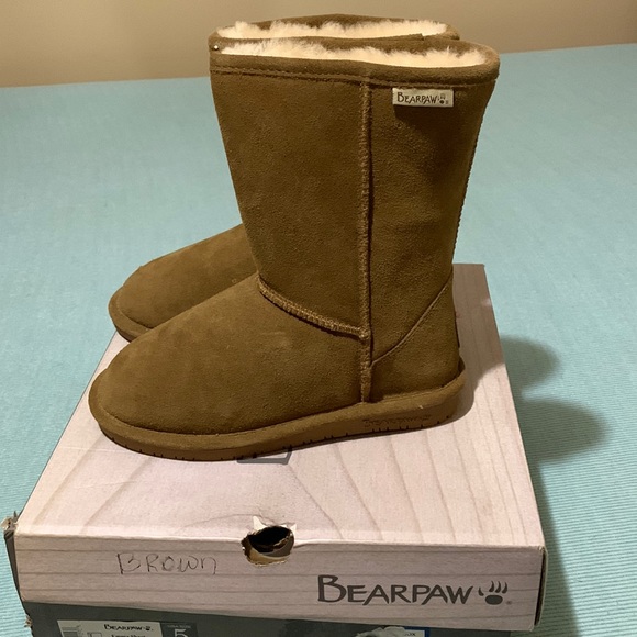 Bearpaw Emma short boot - Picture 1 of 6
